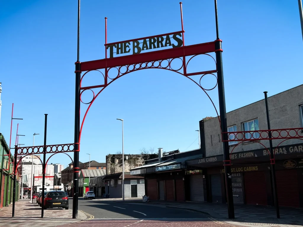 Barras Market sign on a day that the market is closed.