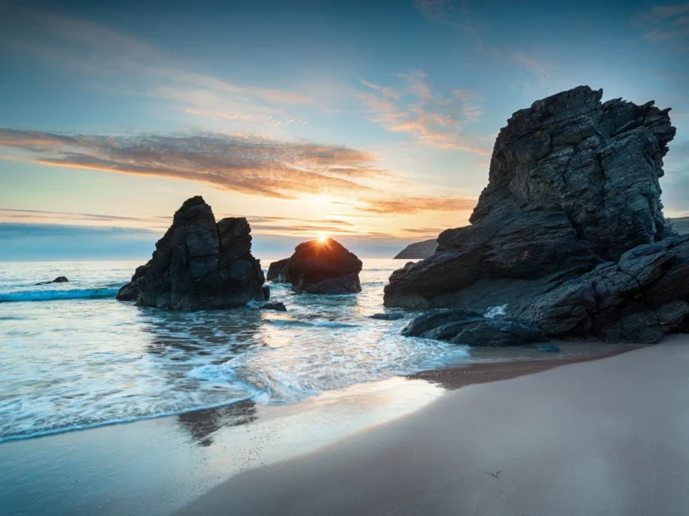 Stunning sunrise over sea stacks at sango bay in durness on the north west coast of scotland
