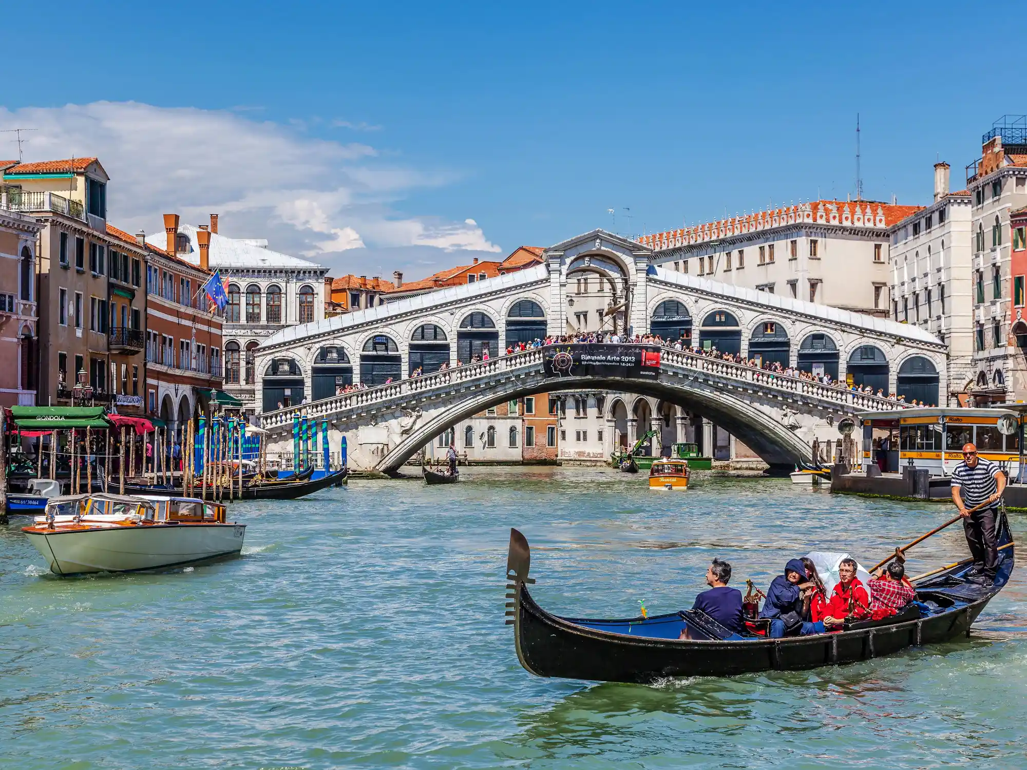 Transporting goods by boat on the Rio di Noale - Venice, Veneto, Italy  Stock Photo - Alamy, image size:2000x1500